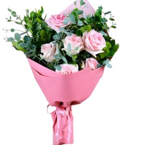 Buquê 8 Rosas de Rosa com Eucalipto