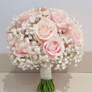Buquê Delicado de Rosas Rosadas com Mosquitinho